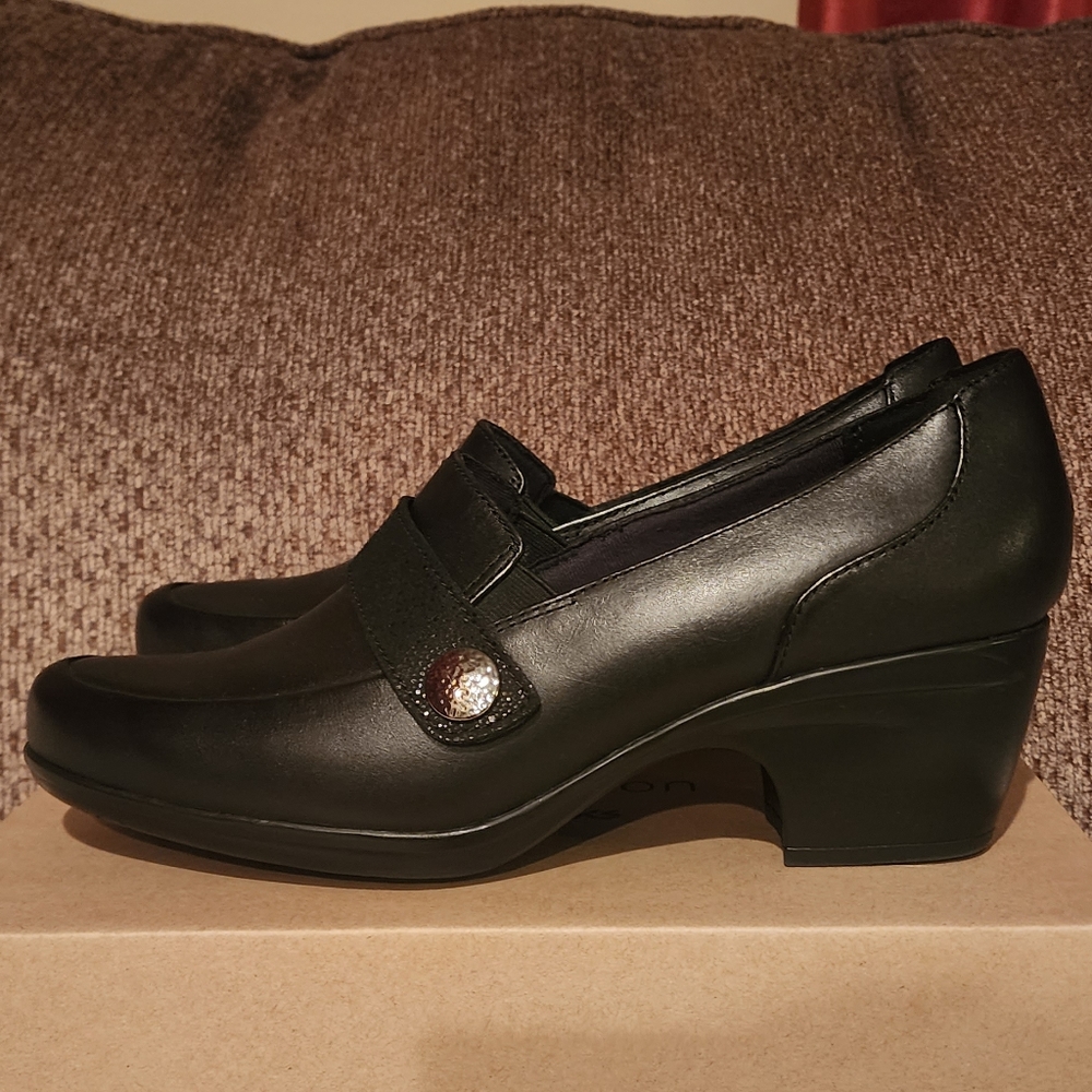 Clarks Women's Emily Andria Leather Black Loafers Shoes 9 M NEW